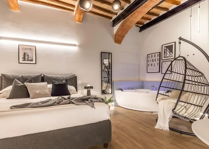 Life - Idromassaggio Nel Centro Storico * Σιένα